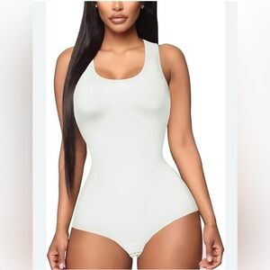 Women's Shapewear Bodysuit Built In Bras Light  V-Neck Sleeveless Tank Tops L